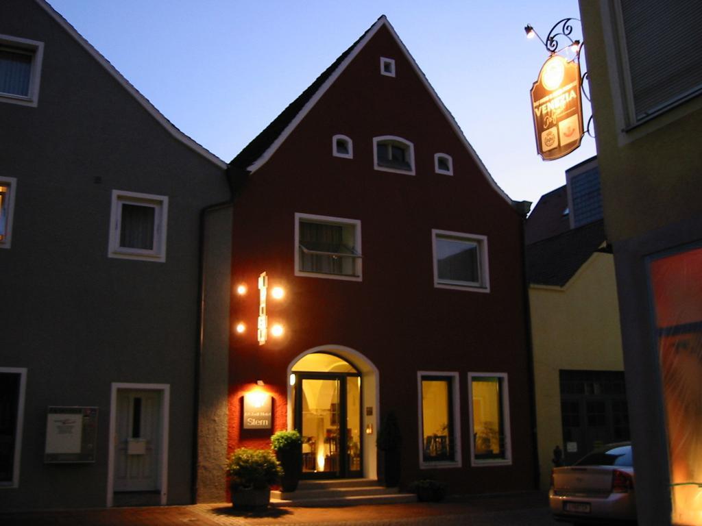 Stadt-Gut-Hotel Altstadt-Hotel Stern Neumarkt in der Oberpfalz Bagian luar foto